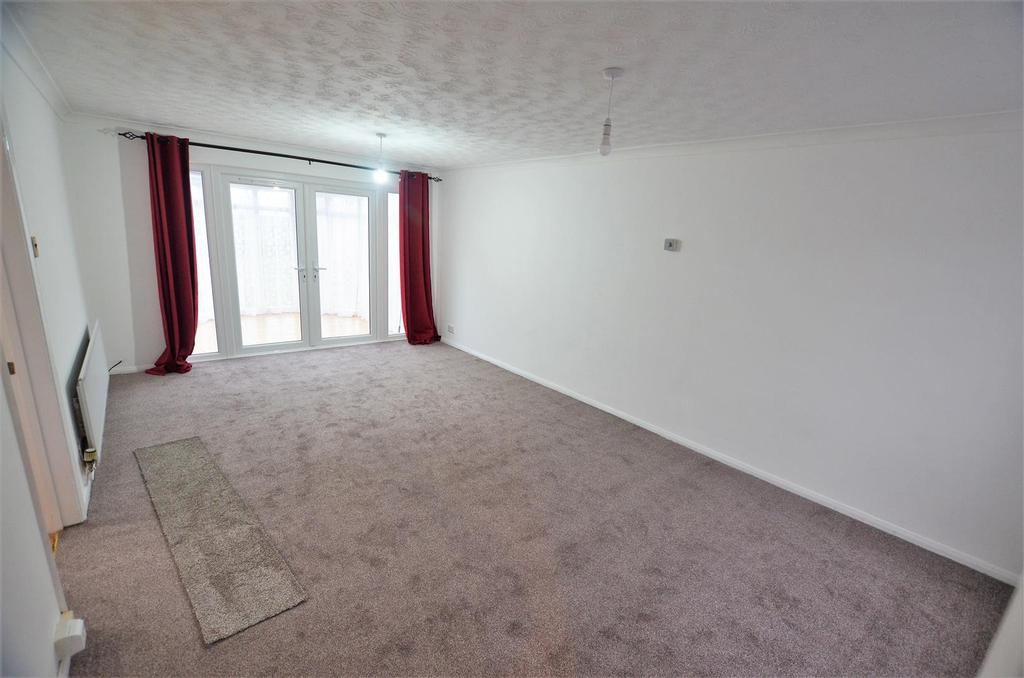 Blenheim Drive, Bicester 4 bed detached house £400,000