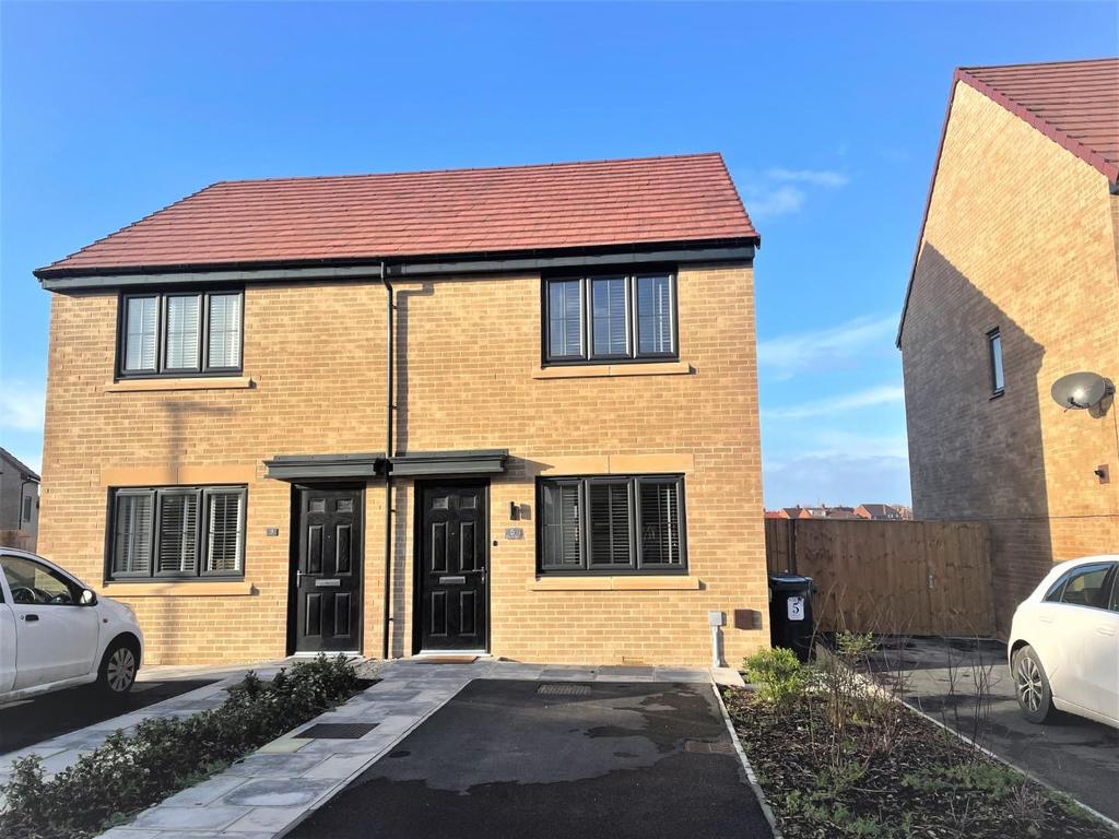 Primrose Road, Thurnscoe, Rotherham 2 bed semidetached house £750