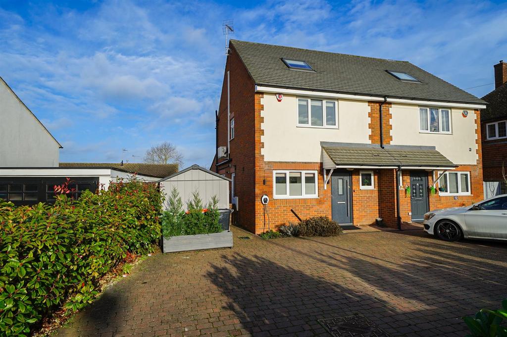 Stanbridge Road, Leighton Buzzard 3 bed semidetached house for sale