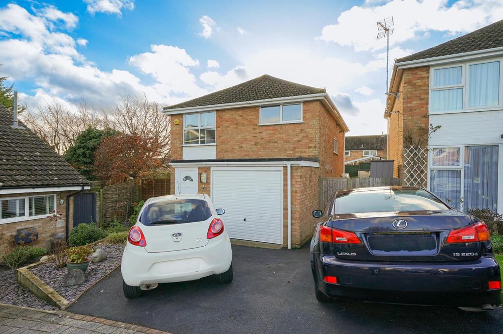 Bideford Green, Linslade, Leighton Buzzard 3 bed detached house £400,000