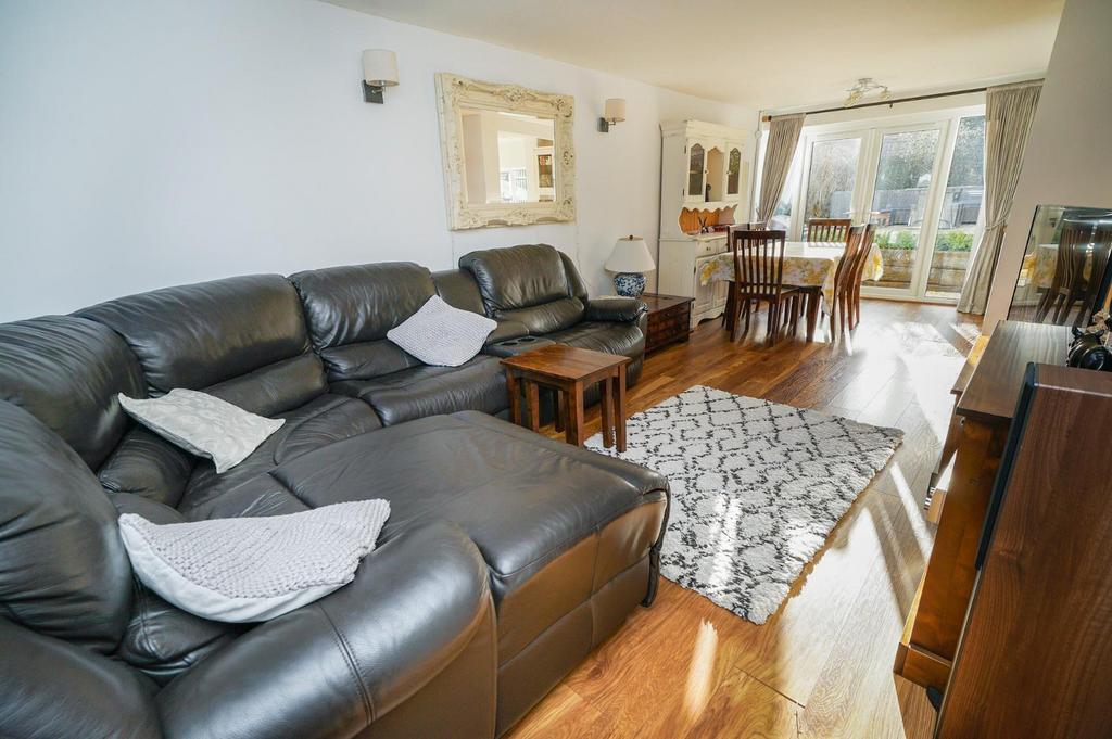 Bideford Green, Linslade, Leighton Buzzard 3 bed detached house £400,000