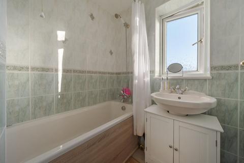 16 Fourth Avenue, Wetherby, LS22 6JW