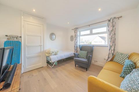 16 Fourth Avenue, Wetherby, LS22 6JW