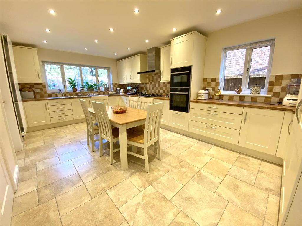 Mayfield Gardens, Shrewsbury 5 bed detached house £825,000