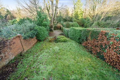 Bede House Beech Road, Haslemere, GU27 2BX