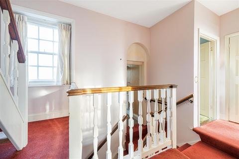 Bede House Beech Road, Haslemere, GU27 2BX