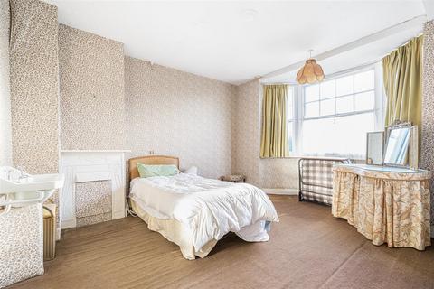 Bede House Beech Road, Haslemere, GU27 2BX