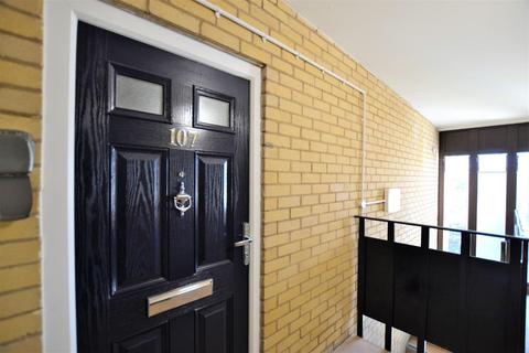 107 Unwin Road, Cheltenham, GL51 6TN