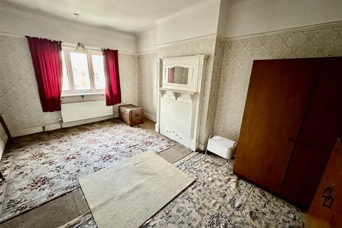 4 bedroom semi-detached house for sale - Broadway, Sketty, Swansea