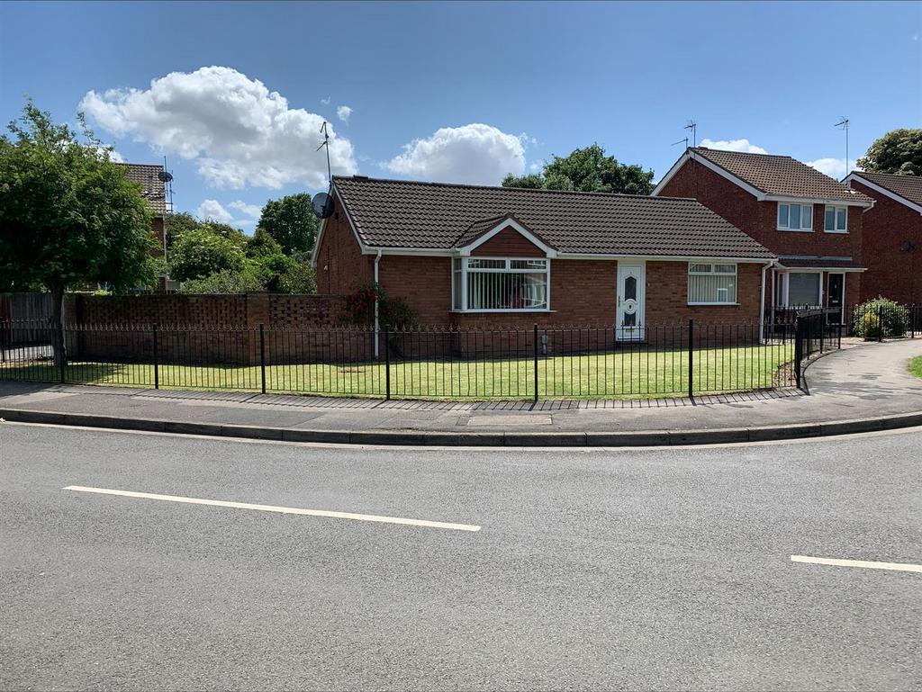 Evergreen Drive, Hull 3 bed detached bungalow £210,000
