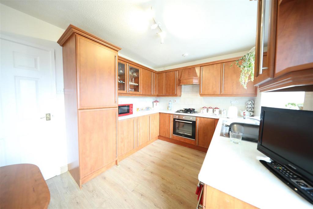 Evergreen Drive, Hull 3 bed detached bungalow £210,000