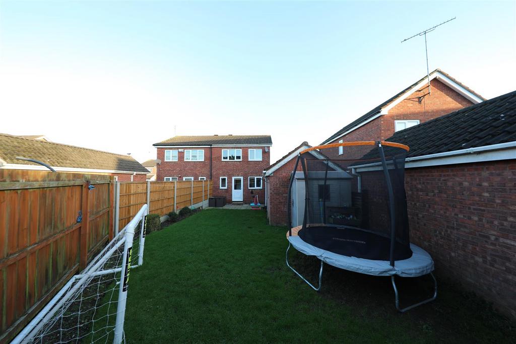 Broomhead Close, Hull 3 bed semidetached house £165,000