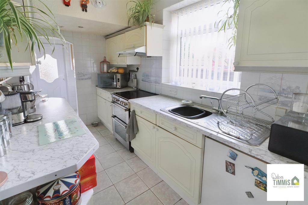 Gordon Crescent, Sneyd Green, StokeOnTrent 3 bed semidetached house
