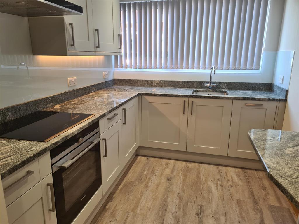 Serpentine Road, Harborne, Birmingham, B17 9RF 2 bed flat £995 pcm (£230 pw)