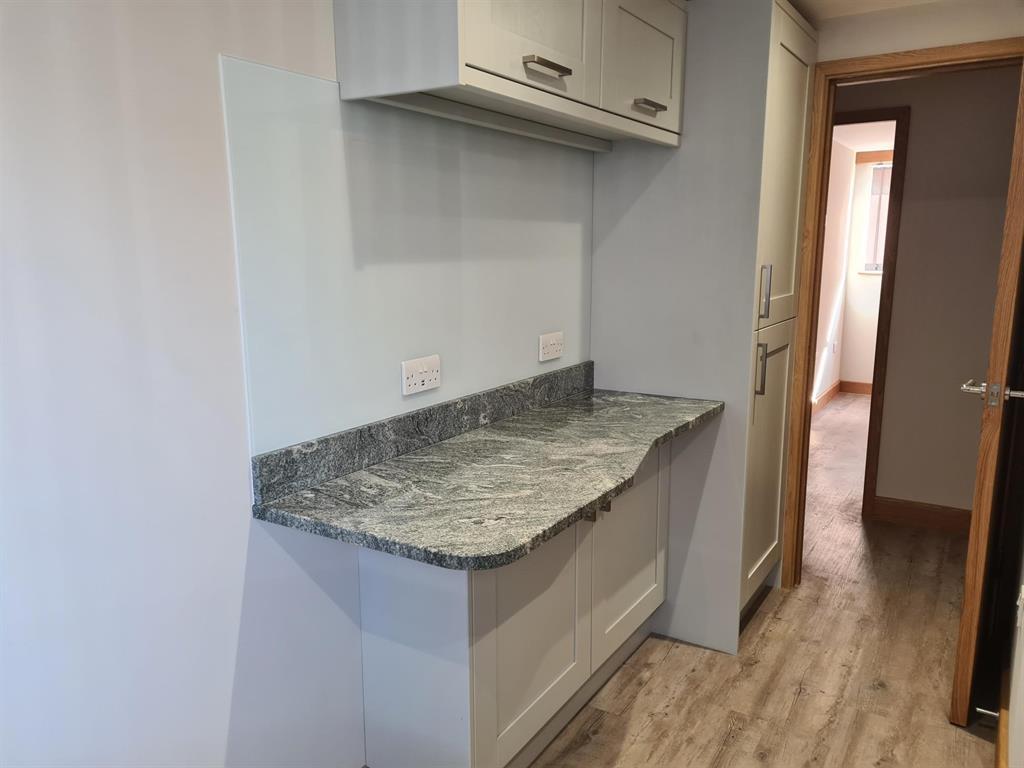 Serpentine Road, Harborne, Birmingham, B17 9RF 2 bed flat £995 pcm (£230 pw)