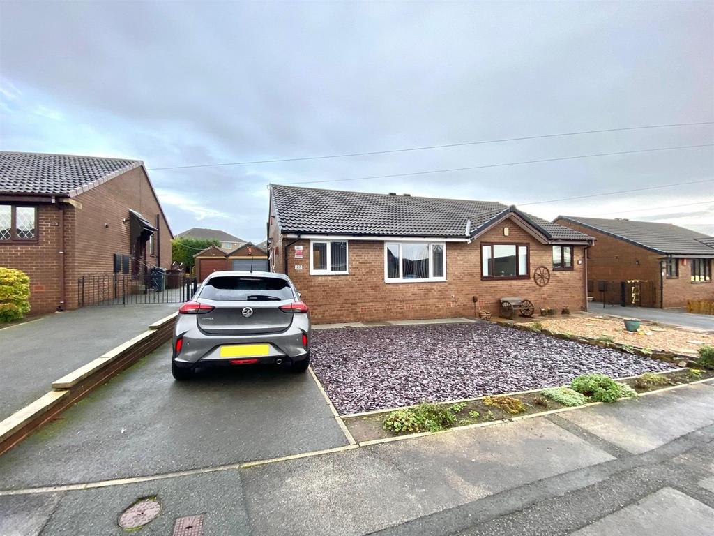 Buttermere Drive, Dalton, Huddersfield 2 bed semidetached bungalow £