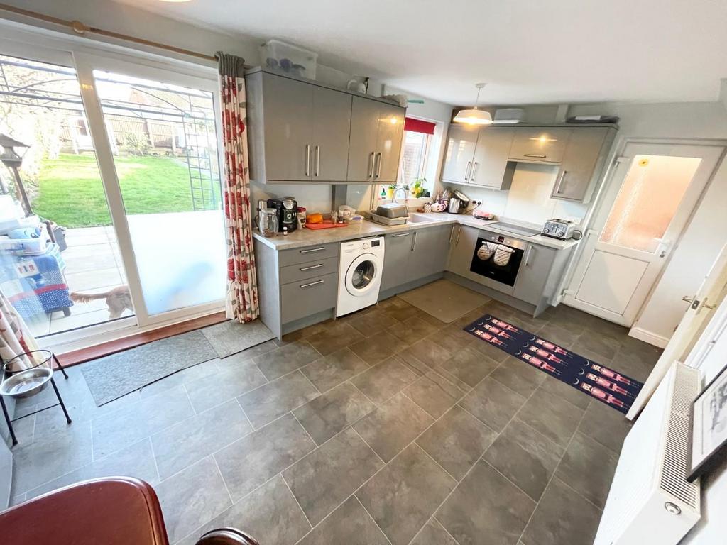 Townley Way, Earls Barton, Northamptonshire NN6 3 bed semidetached