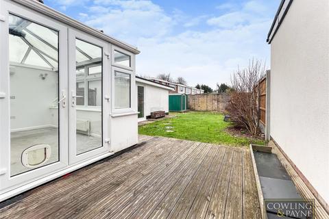 2 bedroom semi-detached bungalow for sale - Ethelred Gardens, Wickford