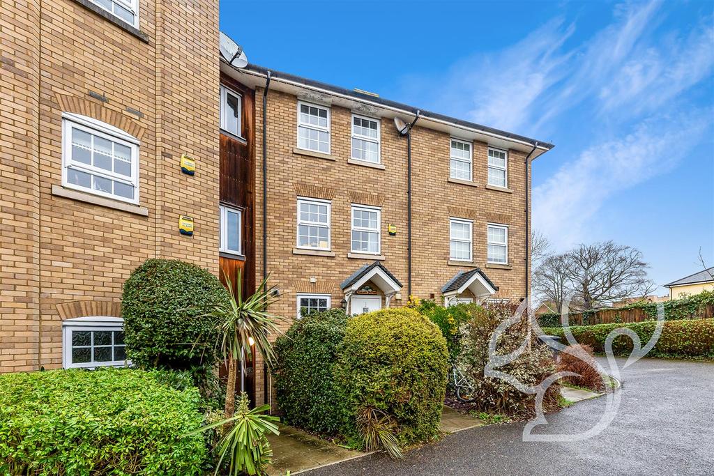 Dove House Meadow, Great Cornard 4 bed townhouse £290,000