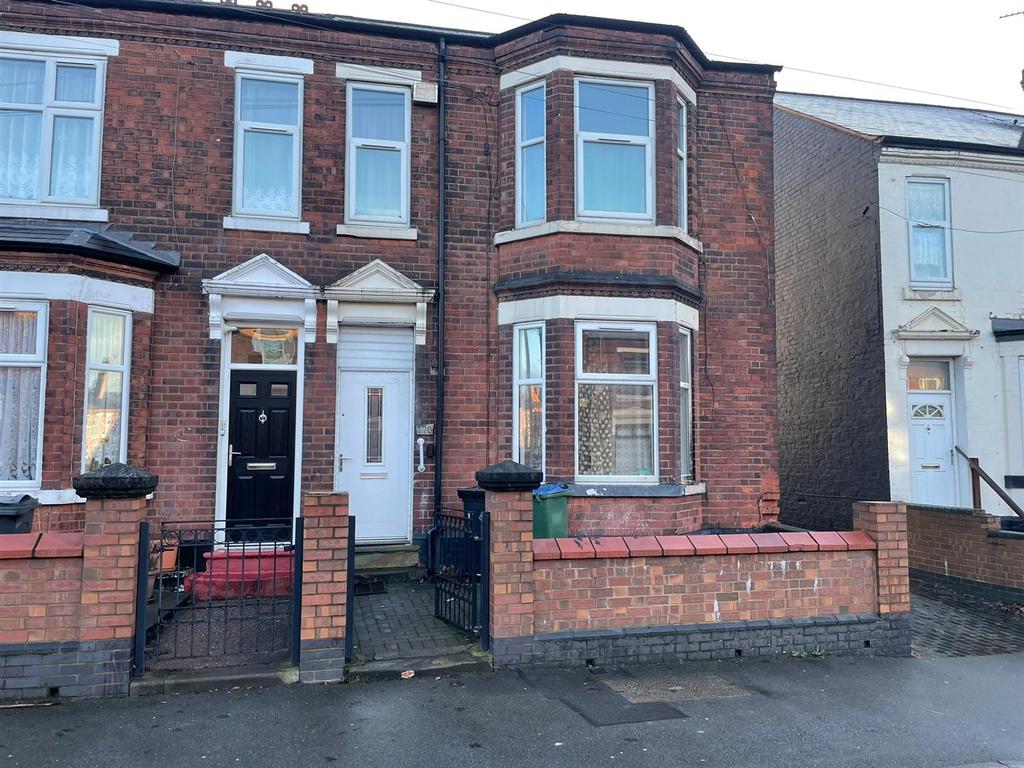 Bromford Lane, West Bromwich Studio £450 pcm (£104 pw)
