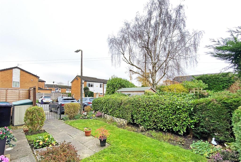 Tarbolton Crescent, Hale, Altrincham 3 bed semidetached house £325,000