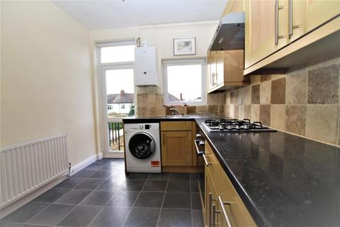 2 bedroom flat to rent, Gordon Road, Wanstead, E11