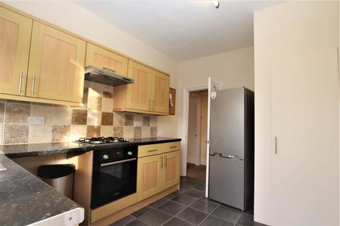 2 bedroom flat to rent, Gordon Road, Wanstead, E11