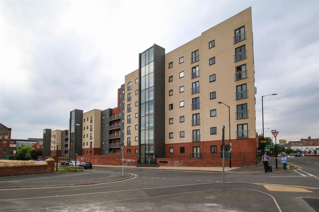 Chapeltown Street, Manchester 2 bed apartment £995 pcm (£230 pw)