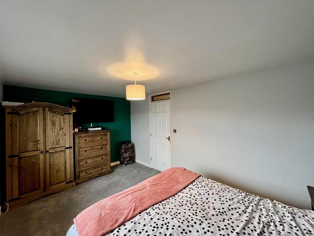 Bed1 other.jpg