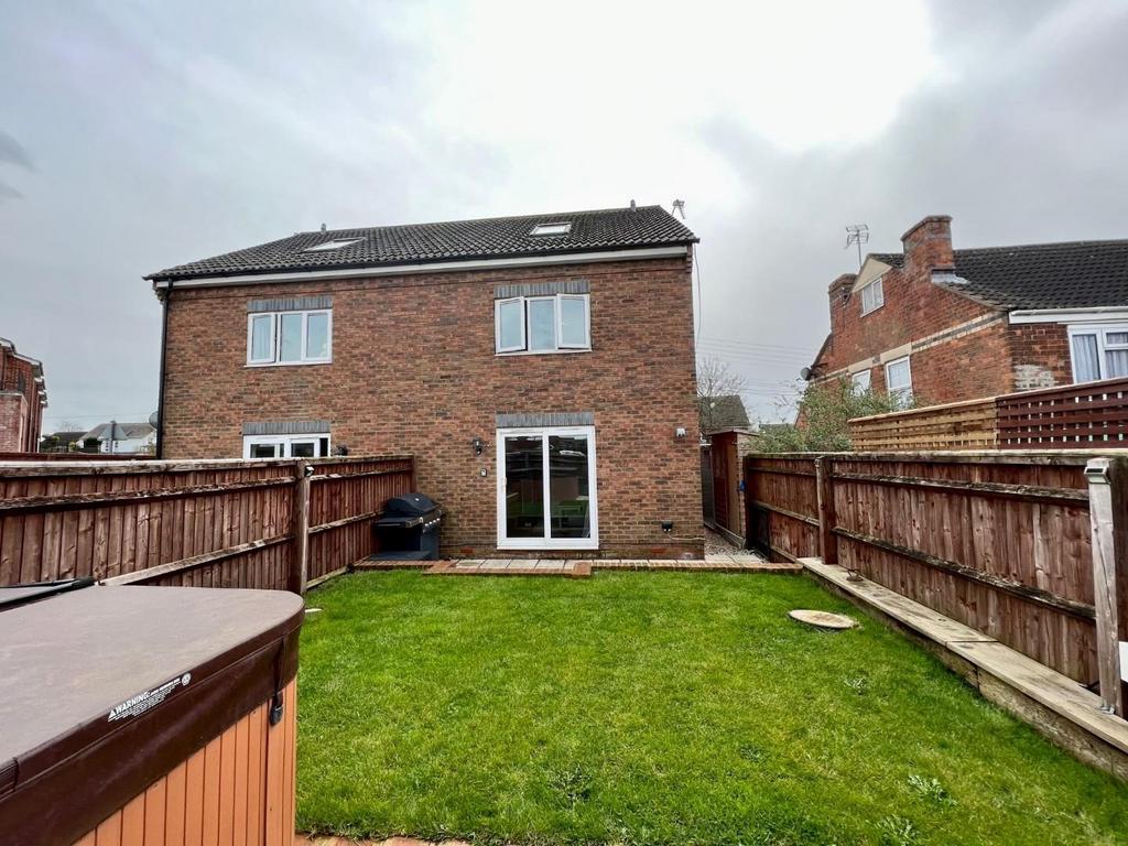 1 Moreton Villas - Photo 1..jpg