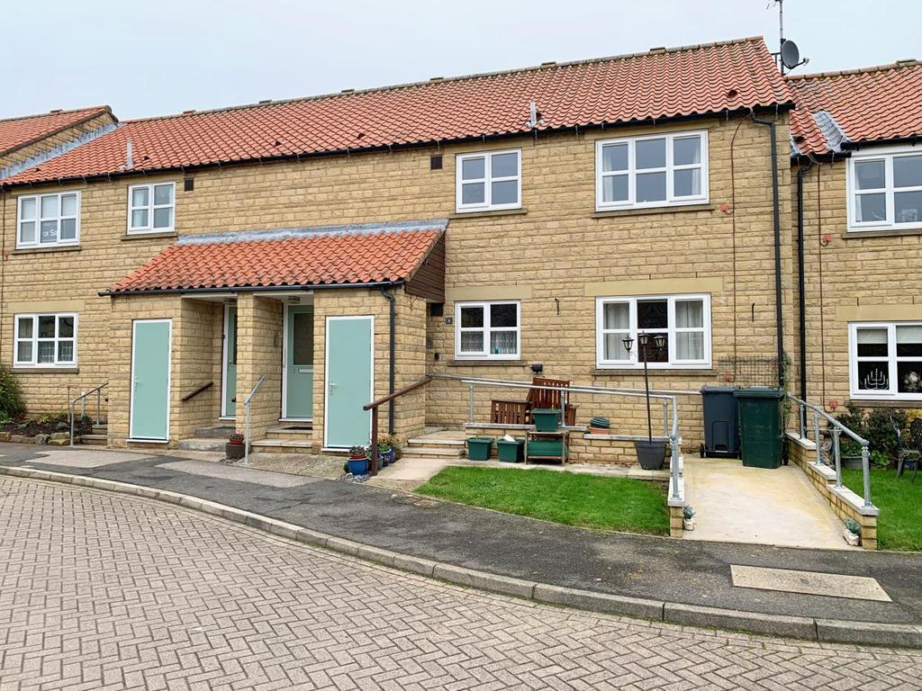 Roxby Gardens, ThorntonLeDale, Pickering 2 bed flat for sale £90,000