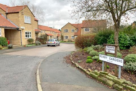 2 bedroom flat for sale - Roxby Gardens, Thornton-Le-Dale, Pickering