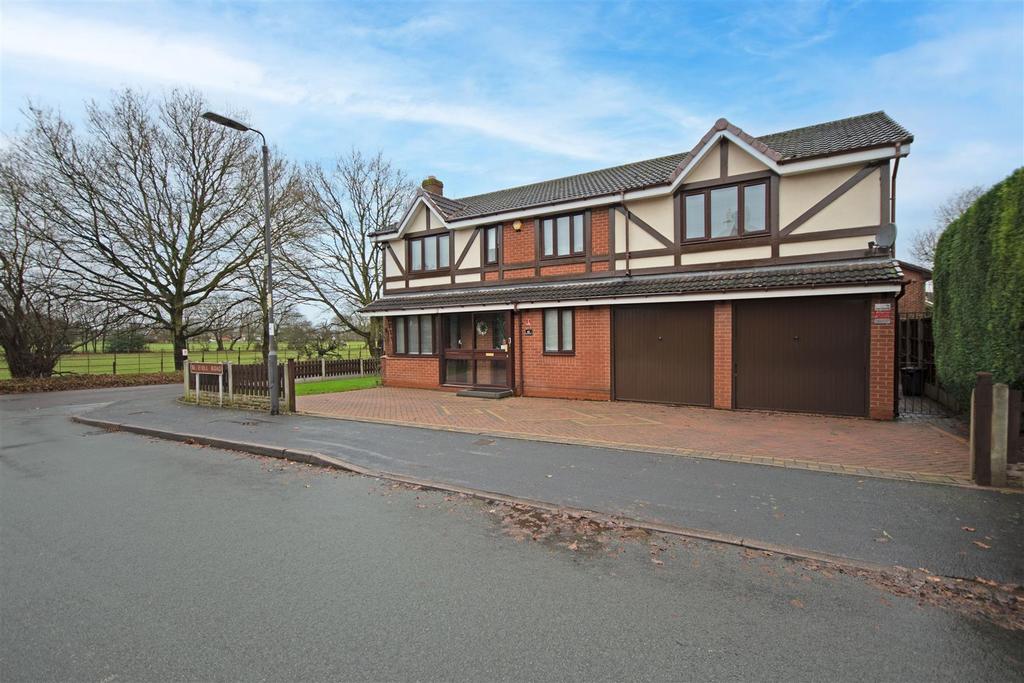 Bluebell Road, Stonnall, Walsall Wood 5 bed detached house for sale £