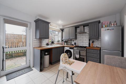 3 Dirdene Close, Epsom, KT17 4AY