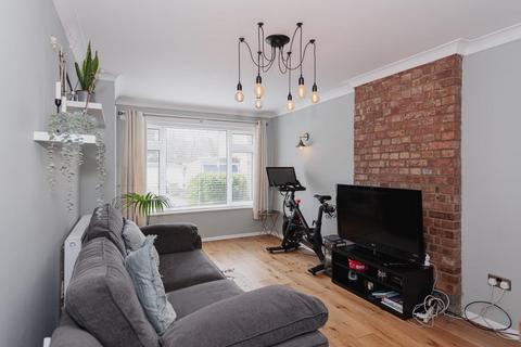 3 Dirdene Close, Epsom, KT17 4AY