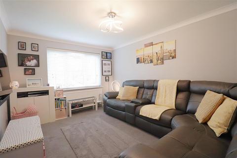 3 bedroom semi-detached house for sale, Skiddaw Close, Great Notley, Braintree