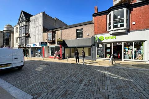 Retail property (high street) to rent - Union Street, Swansea
