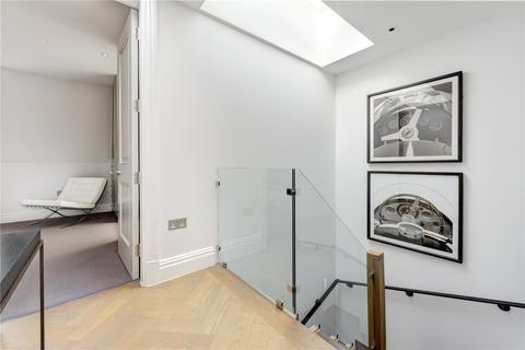 Flat 3, 4 Egerton Gardens, London, SW3 2BS