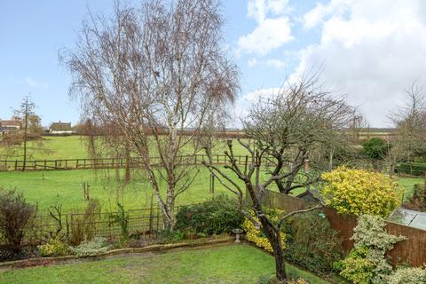 8 Downlands, Longcot, Faringdon, SN7 7TY