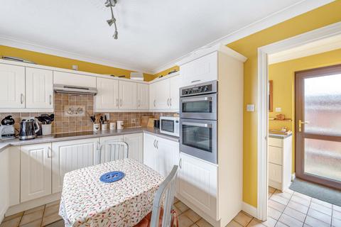 8 Downlands, Longcot, Faringdon, SN7 7TY