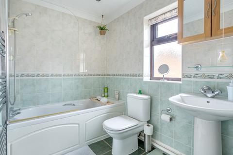 8 Downlands, Longcot, Faringdon, SN7 7TY