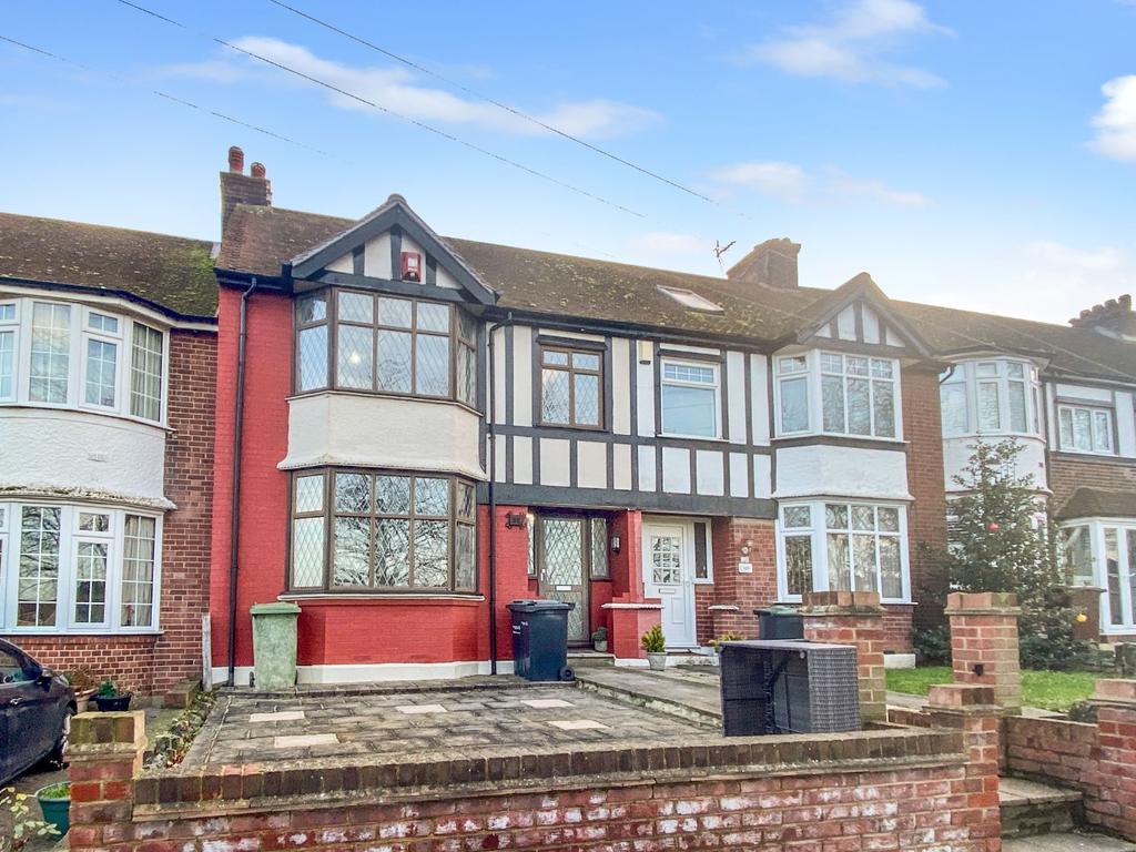 Central Avenue, Gravesend, Kent, DA12... 3 bed terraced house £1,400