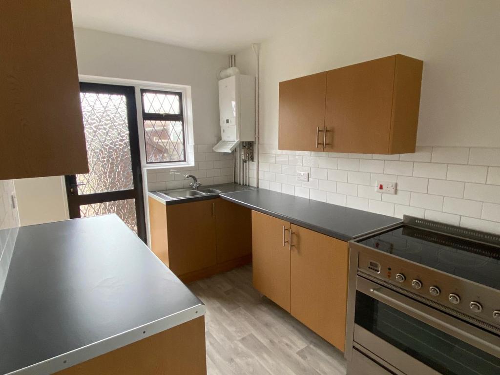 Central Avenue, Gravesend, Kent, DA12... 3 bed terraced house £1,400