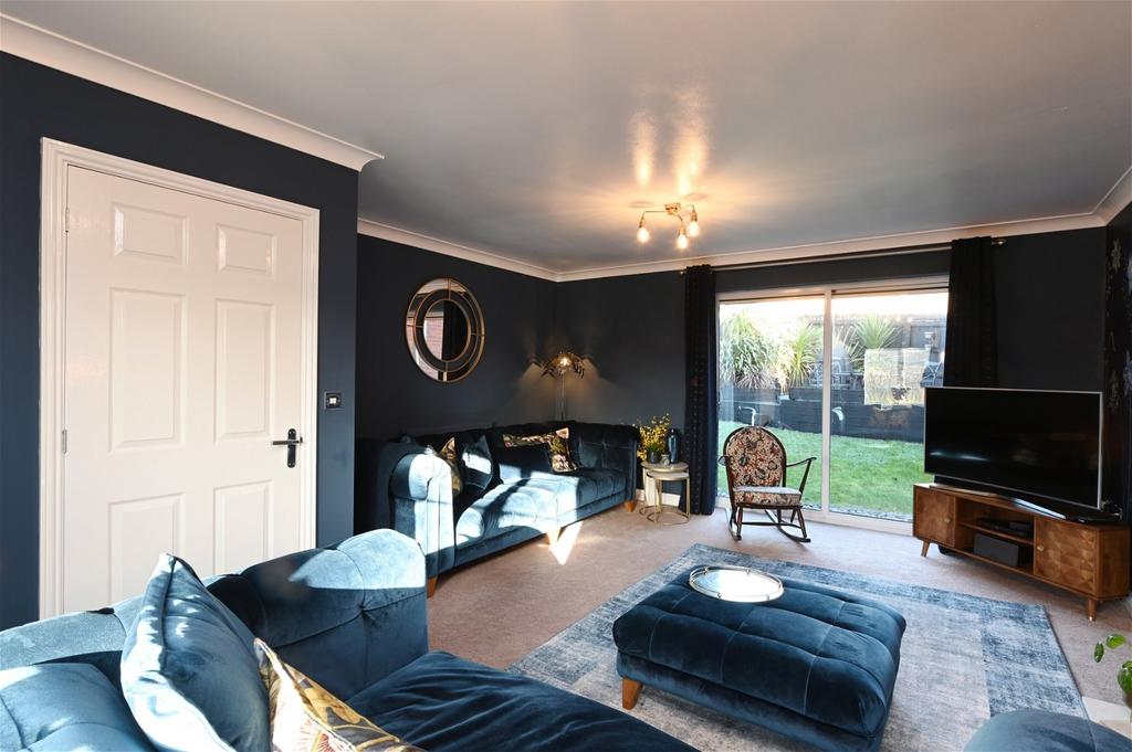 Brook Farm Road, Saxmundham, Suffolk 3 bed detached house £475,000