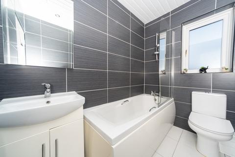 7 Silvan Place, Clarkston, Glasgow, G76 8HJ