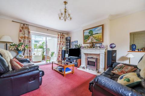 19 Chobham Road, Frimley, Camberley, GU16 8PG