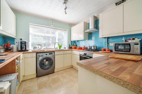 19 Chobham Road, Frimley, Camberley, GU16 8PG