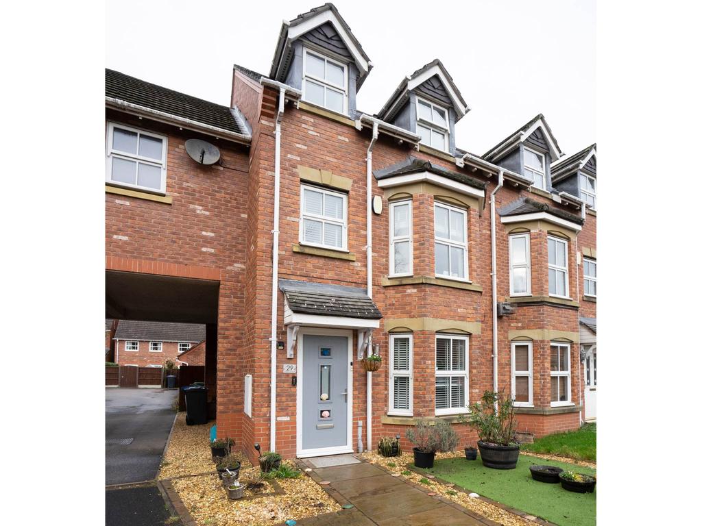 Bucklow Gardens, Lymm WA13 4 bed townhouse £1,750 pcm (£404 pw)