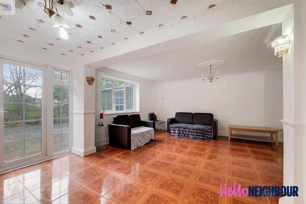 Hazelmere Close, Northolt, UB5 4 bed terraced house to rent £2,450 pcm (£565 pw)