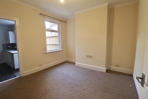 2 bedroom terraced house to rent, Cambridge Street, Semilong, Northampton, NN2